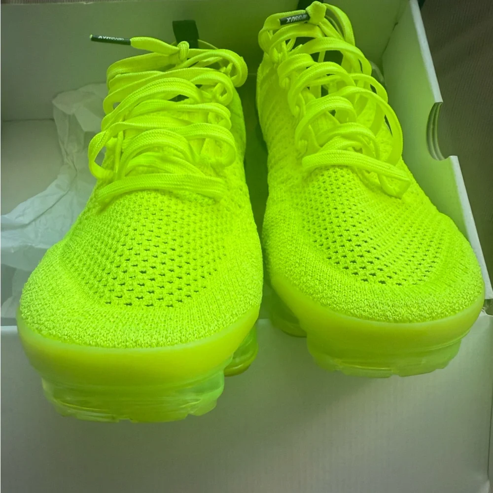 Rare Nike Air Vapor Max Flyknit 2 Volt Aka “Highlighters”🔥🔥🔥🔥🔥🔥 - Picture 2 of 15